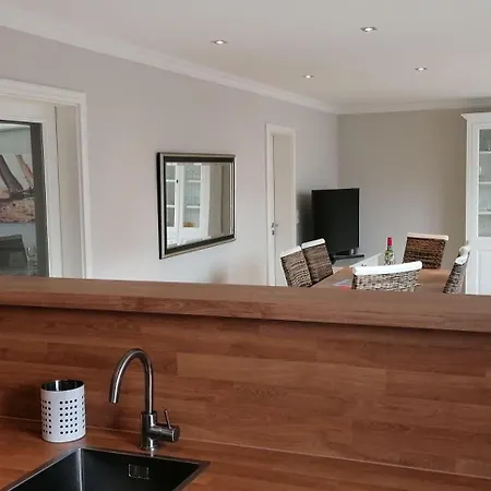 Apartamento Schmucke-hus-app-1 *