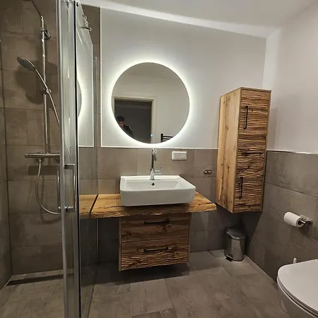 Schmucke-hus-app-1 *