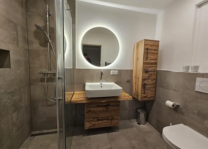 Schmucke-hus-app-1 *